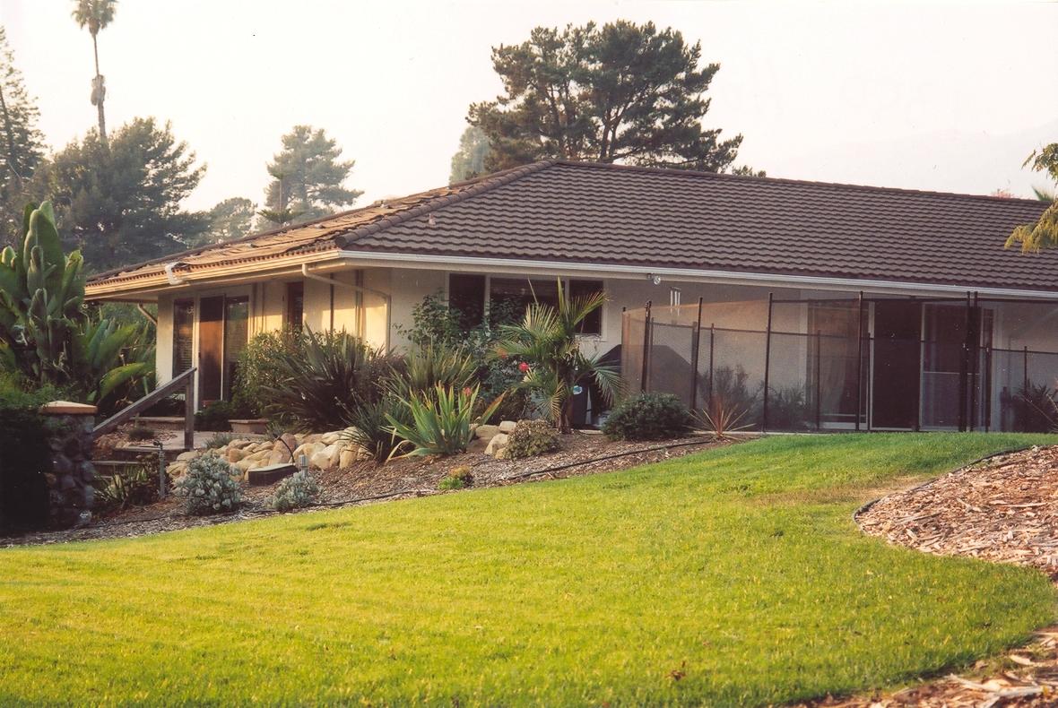 1350 Holiday Hill Road Goleta, CA 93117 - Photo 2 of 6 Lawn