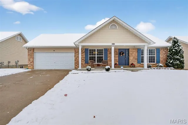 $350,000 | 1005 Park Charles Boulevard South, St. Peters, MO 63376