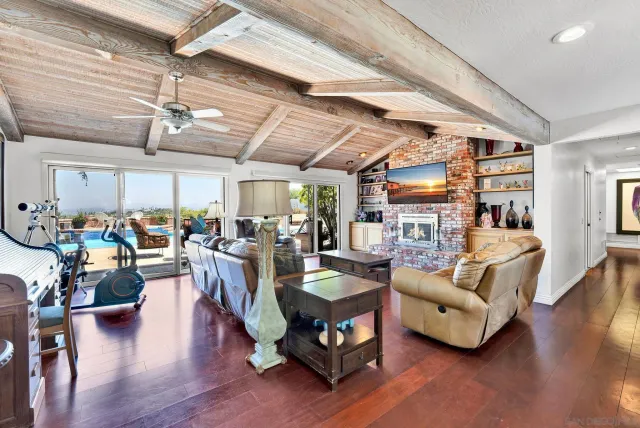 $2,500,000 | 17505 Corte Lomas Verdes, Poway, CA 92064