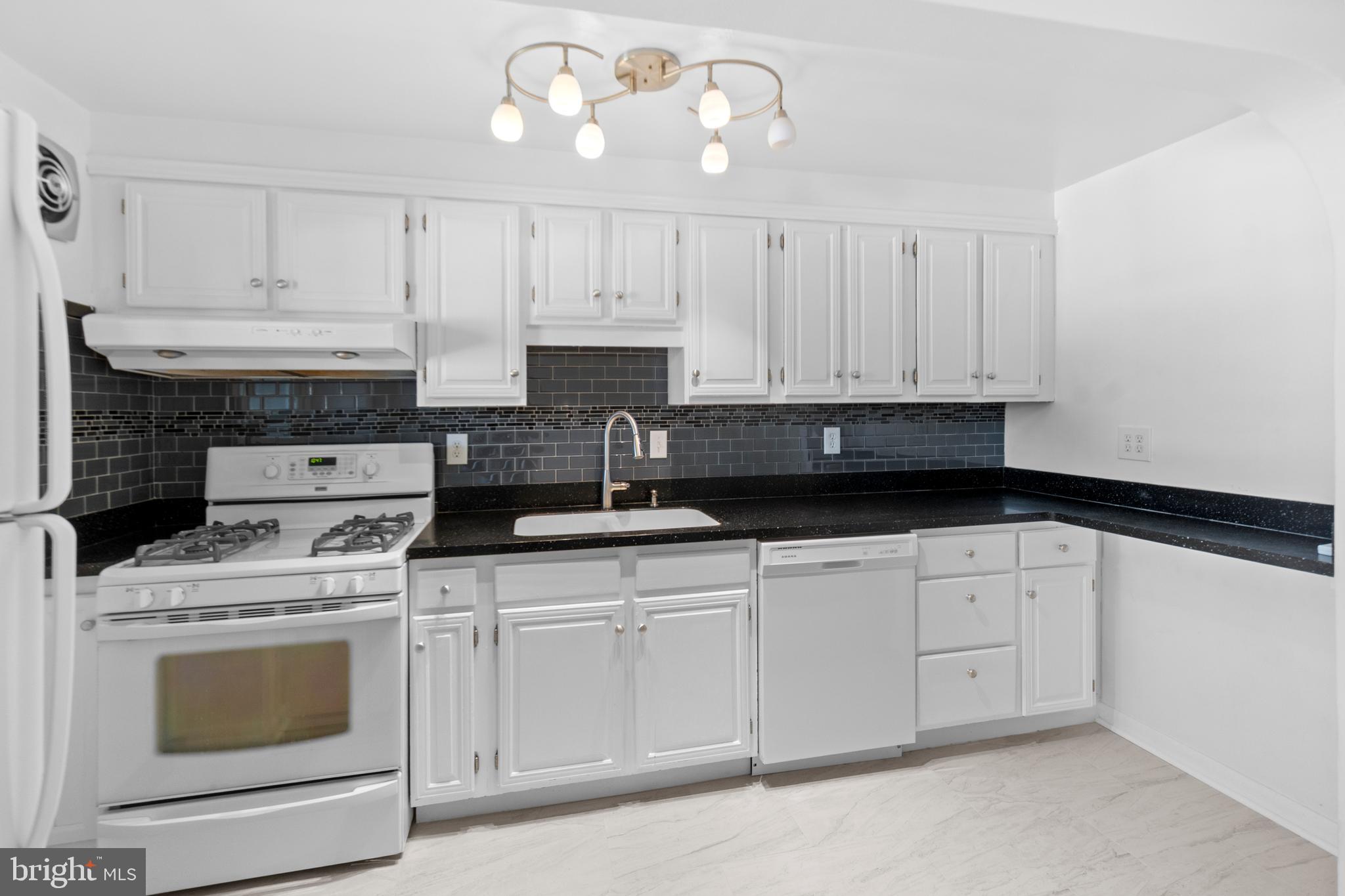3732 Clarenell Road Baltimore, MD 21229 - Photo 12 of 49
