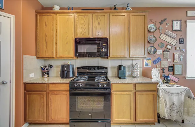 $299,900 | 1706 Zeppelin Circle, Deer Park, TX 77536