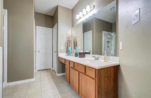 $299,900 | 1706 Zeppelin Circle, Deer Park, TX 77536