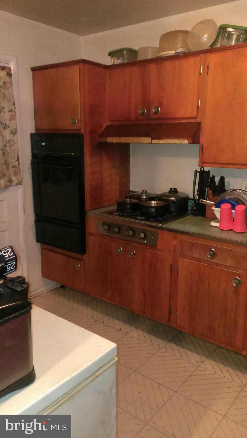 4219 Labyrinth Road Baltimore, MD 21215 - Photo 1 of 12 Kitchen