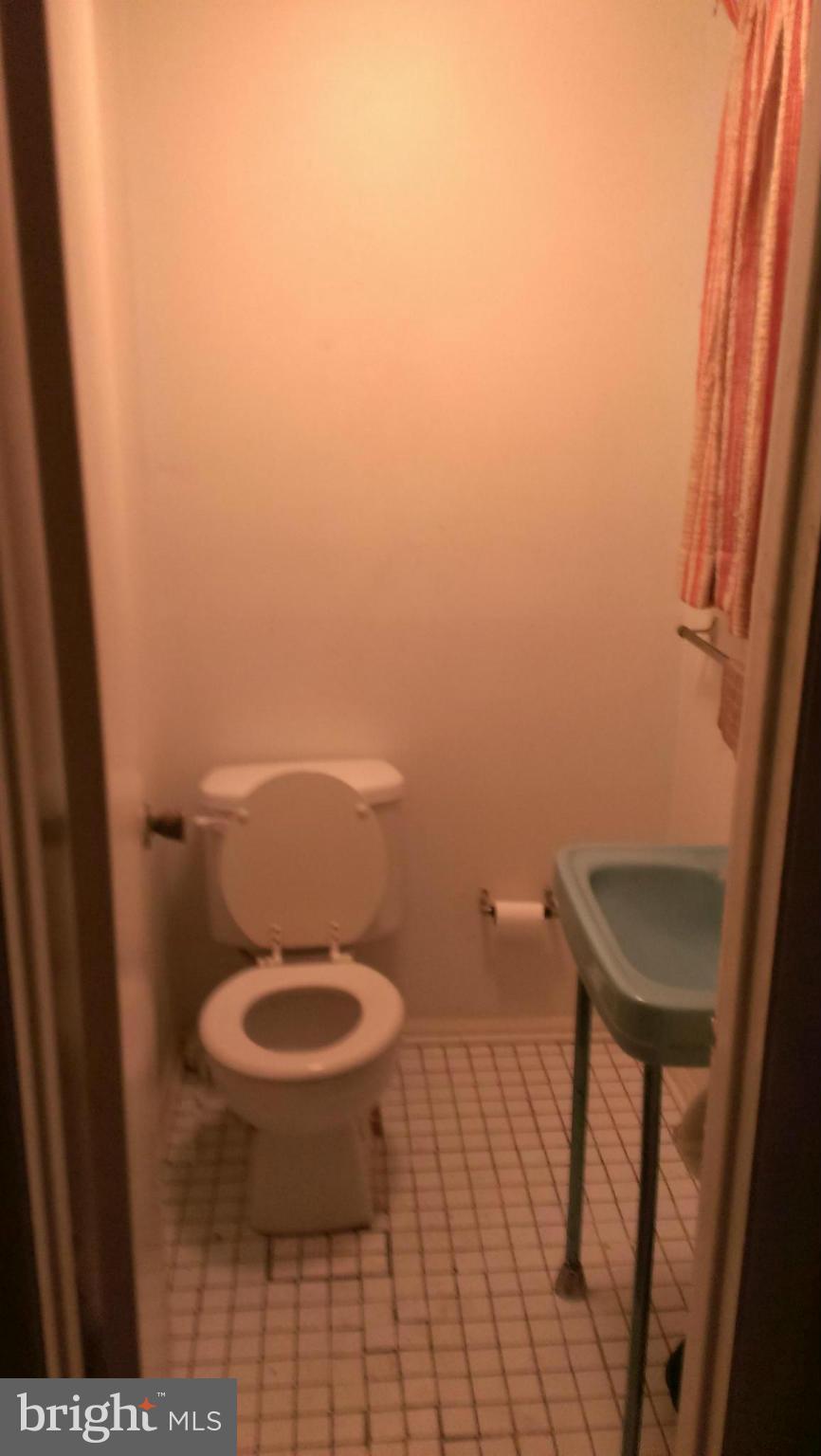 4219 Labyrinth Road Baltimore, MD 21215 - Photo 6 of 12 Bath