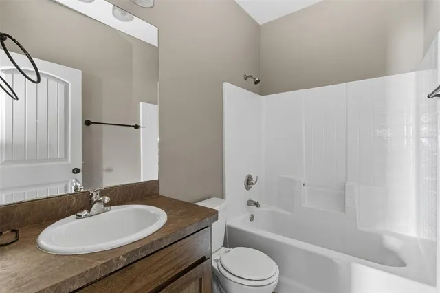 $1,300 | 101 Capps Street, Unit B, Rio Vista, TX 76093