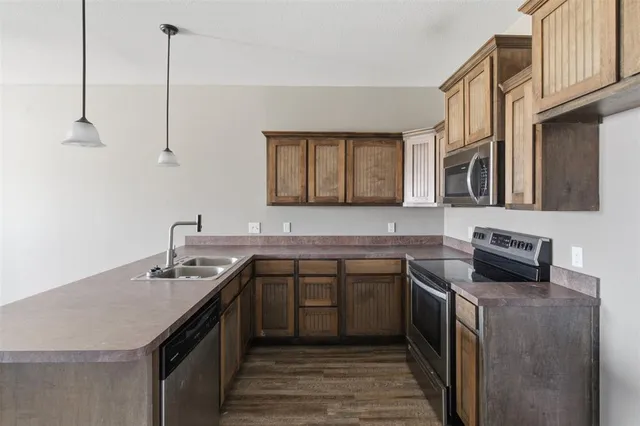 $1,300 | 101 Capps Street, Unit B, Rio Vista, TX 76093