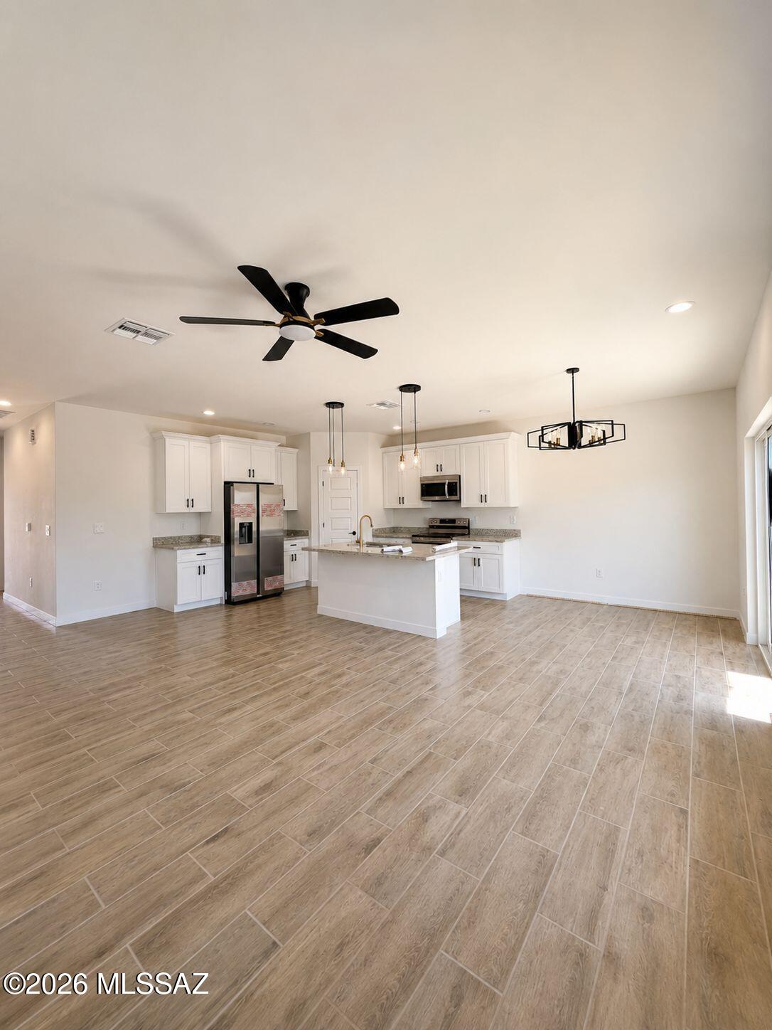 1792 Salvador Court Rio Rico, AZ 85648 - Photo 10 of 26 3ac12e91-7469-44a0-898c-1cf2d28dd7b7