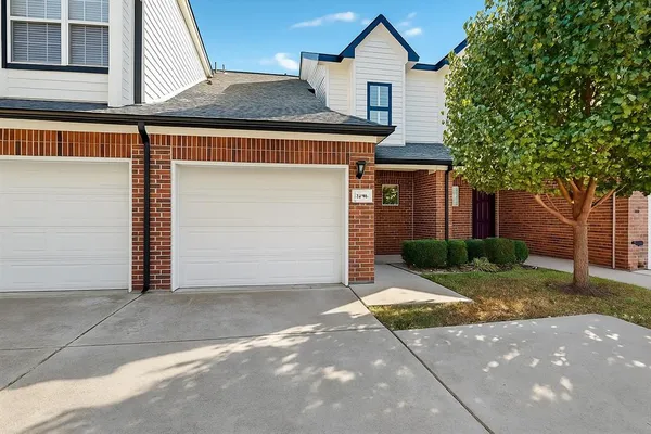 $2,200 | 2344 Southcourt Circle, Irving, TX 75038