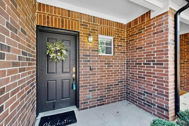 $2,200 | 2344 Southcourt Circle, Irving, TX 75038