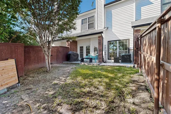 $2,200 | 2344 Southcourt Circle, Irving, TX 75038