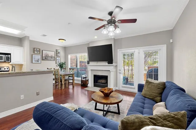 $2,200 | 2344 Southcourt Circle, Irving, TX 75038