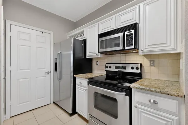 $2,200 | 2344 Southcourt Circle, Irving, TX 75038