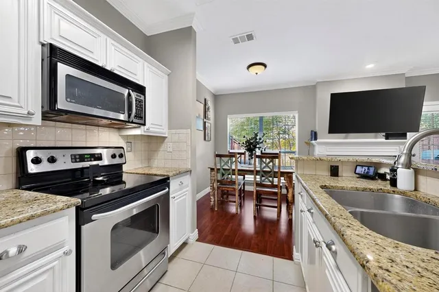 $2,200 | 2344 Southcourt Circle, Irving, TX 75038