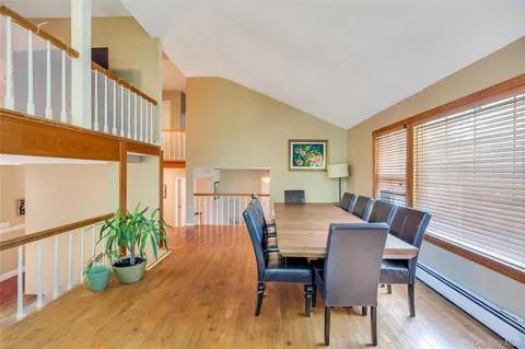 $774,999 | 3 Spruce Circle, Farmingville, NY 11738