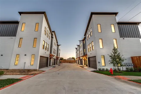 $539,900 | 3940 Spring Valley Road, Unit 3, Farmers Branch, TX 75244
