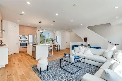 $539,900 | 3940 Spring Valley Road, Unit 3, Farmers Branch, TX 75244