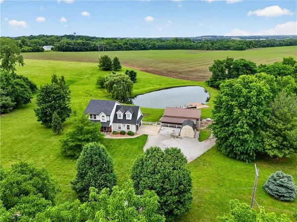 $600,000 | 410 East Neil Chiles Road, Buckner, MO 64016