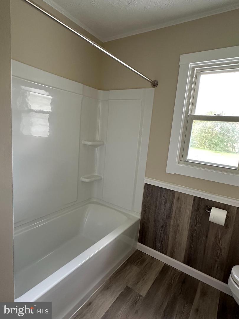 14149 South Middle Road Edinburg, VA 22824 - Photo 18 of 30 Main Bath