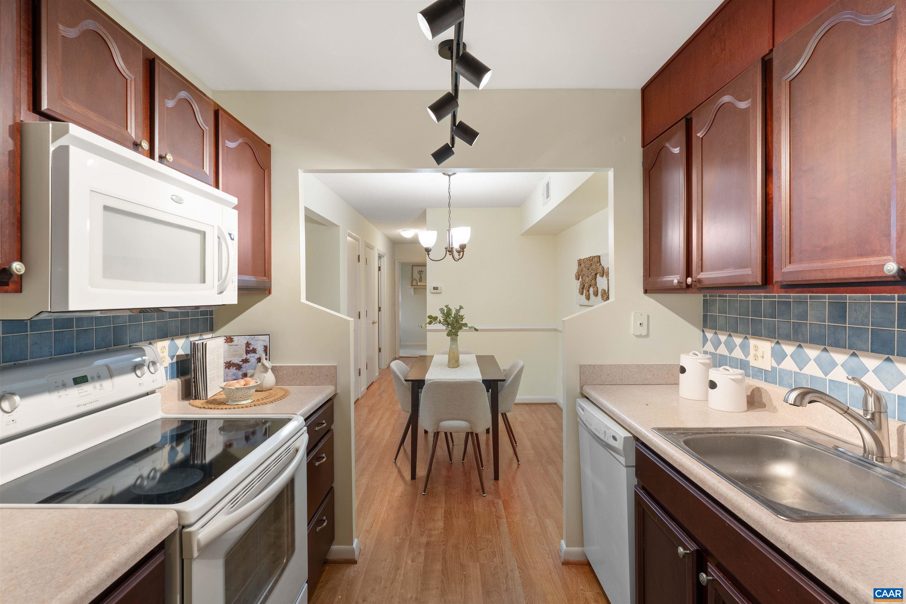 101 Turtle Creek Road, Unit 11 Charlottesville, VA 22901 - Photo 5 of 22 Gallery Image 5