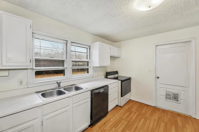 $84,900 | 2735 South Hydraulic Avenue, Wichita, KS 67216