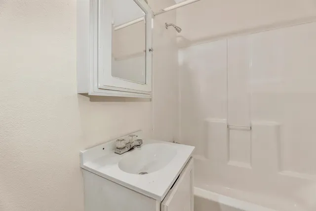 $84,900 | 2735 South Hydraulic Avenue, Wichita, KS 67216