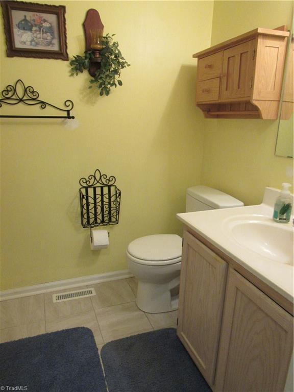 6400 Bishops Ridge Lane Rural Hall, NC 27045 - Photo 8 of 16 Gallery Image 8