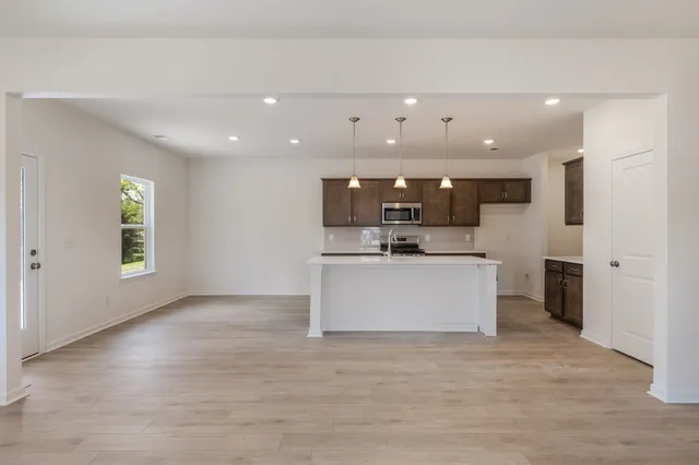 $439,990 | 572 Nightengale Ridge Drive, Columbia, TN 38401