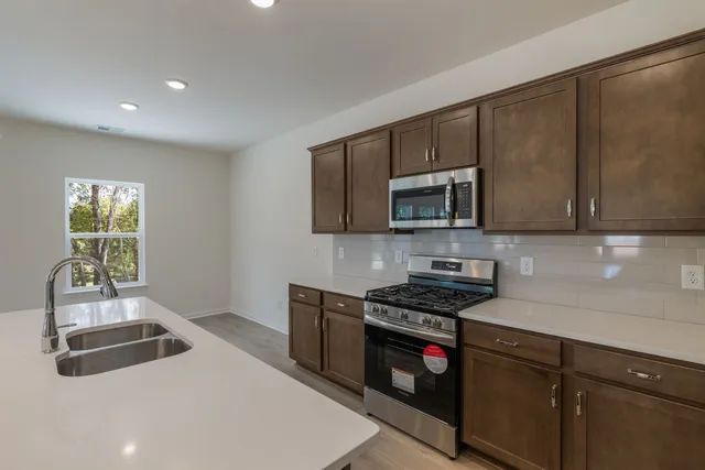 $439,990 | 572 Nightengale Ridge Drive, Columbia, TN 38401