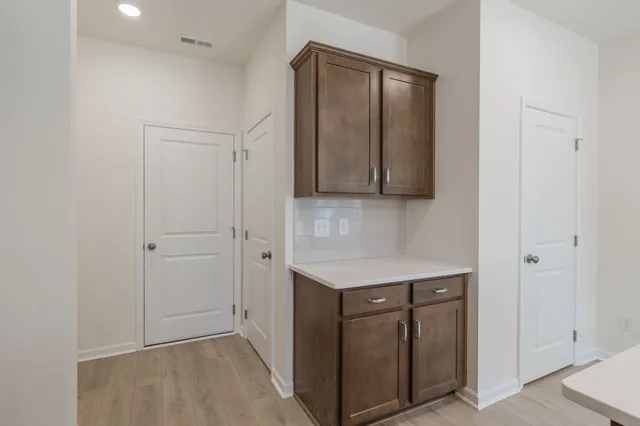 $439,990 | 572 Nightengale Ridge Drive, Columbia, TN 38401