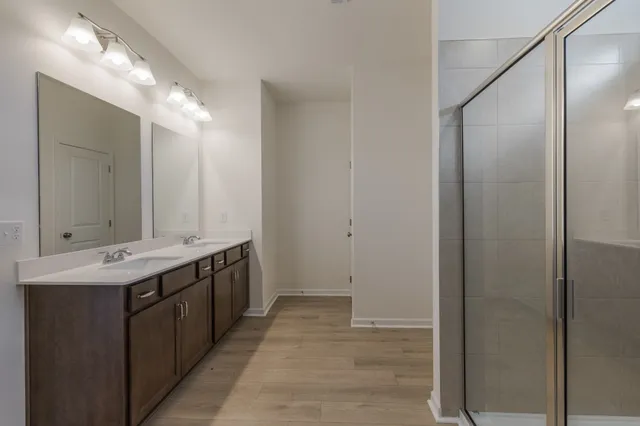 $439,990 | 572 Nightengale Ridge Drive, Columbia, TN 38401