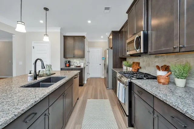 $439,990 | 572 Nightengale Ridge Drive, Columbia, TN 38401