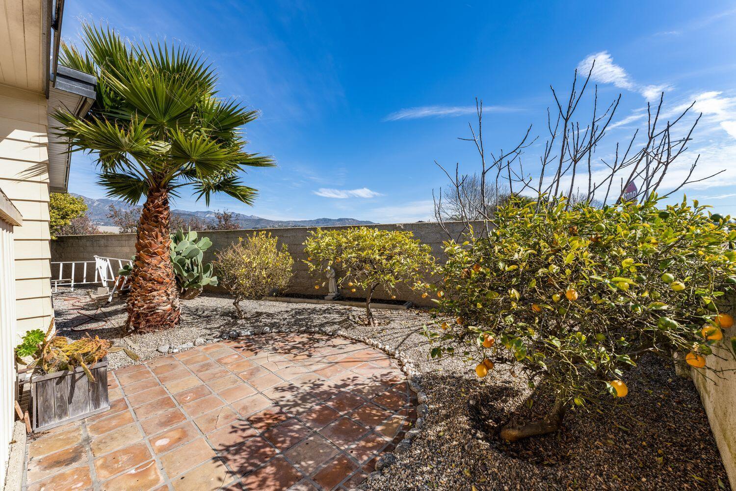 6180 Via Real, Unit 118 Carpinteria, CA 93013 - Photo 33 of 37 a view of a entryway