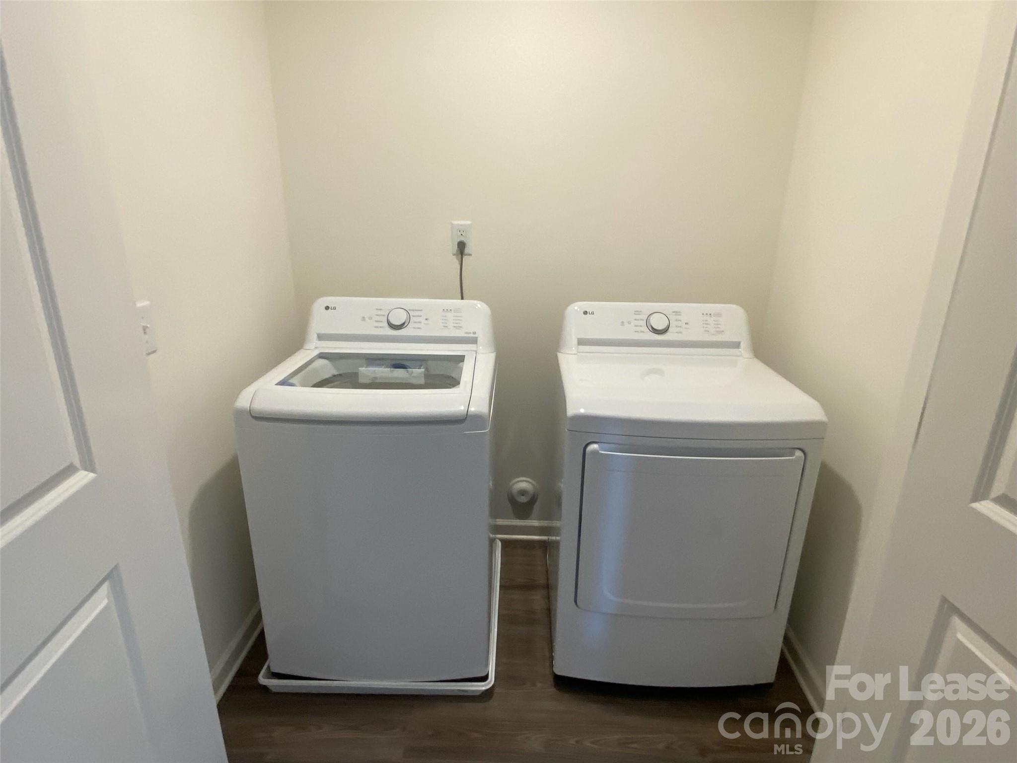 611 Richard Road Lexington, NC 27292 - Photo 8 of 10 a utility room with dryer and washer