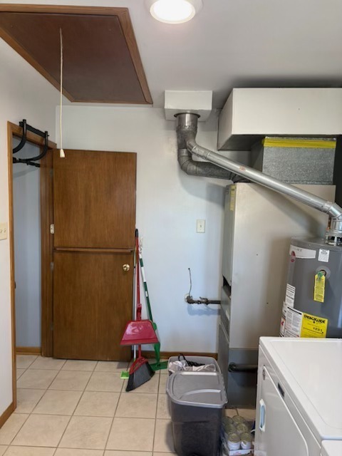 316 Mohawk Street Park Forest, IL 60466 - Photo 21 of 26 a bathroom with a toilet and a shower