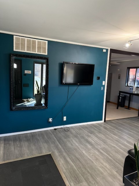 316 Mohawk Street Park Forest, IL 60466 - Photo 9 of 26 a view of a living room