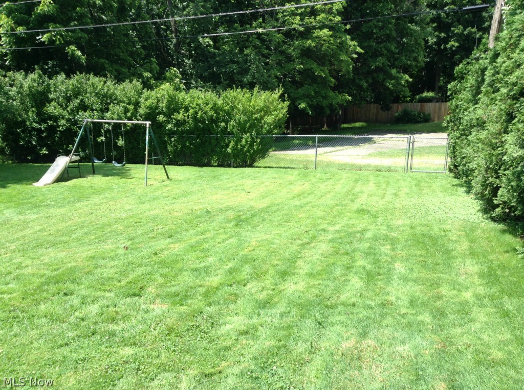 611 Button Road Bedford, OH 44146 - Photo 3 of 18 Gallery Image 3