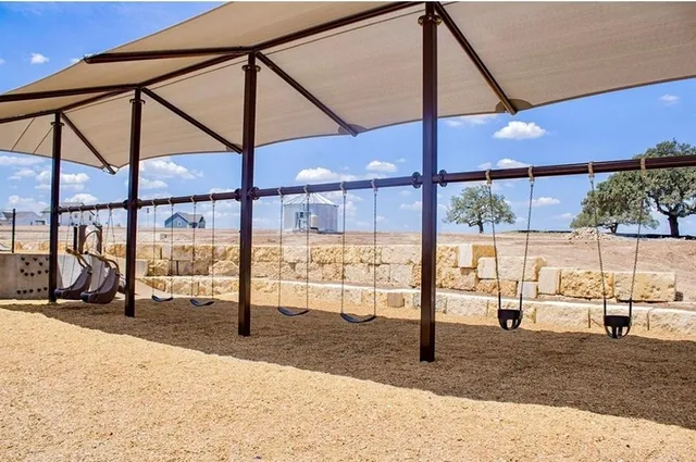 $2,000 | 208 Langhorne Bend, Liberty Hill, TX 78642