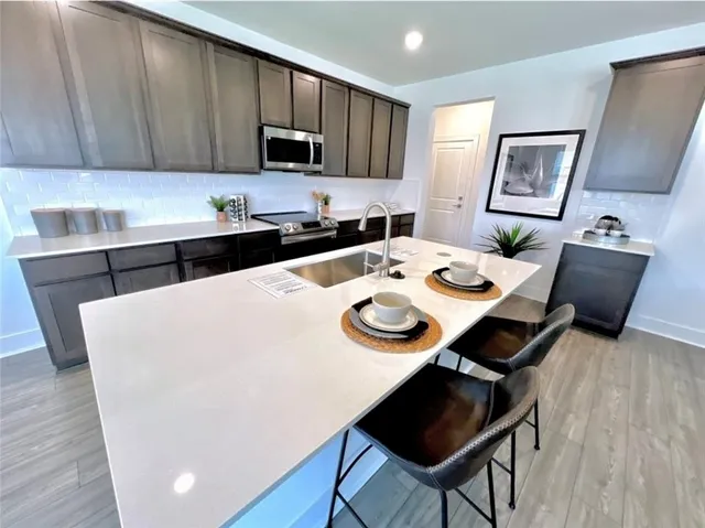 $2,000 | 208 Langhorne Bend, Liberty Hill, TX 78642