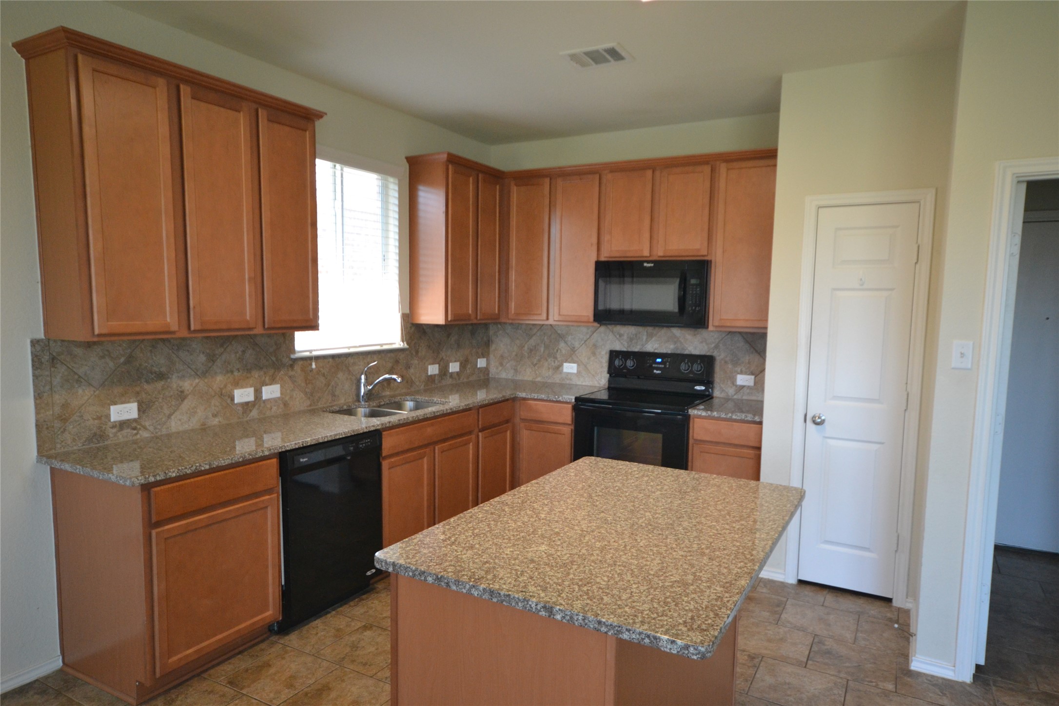 104 Sierra Mar Loop Leander, TX 78641 - Photo 3 of 20