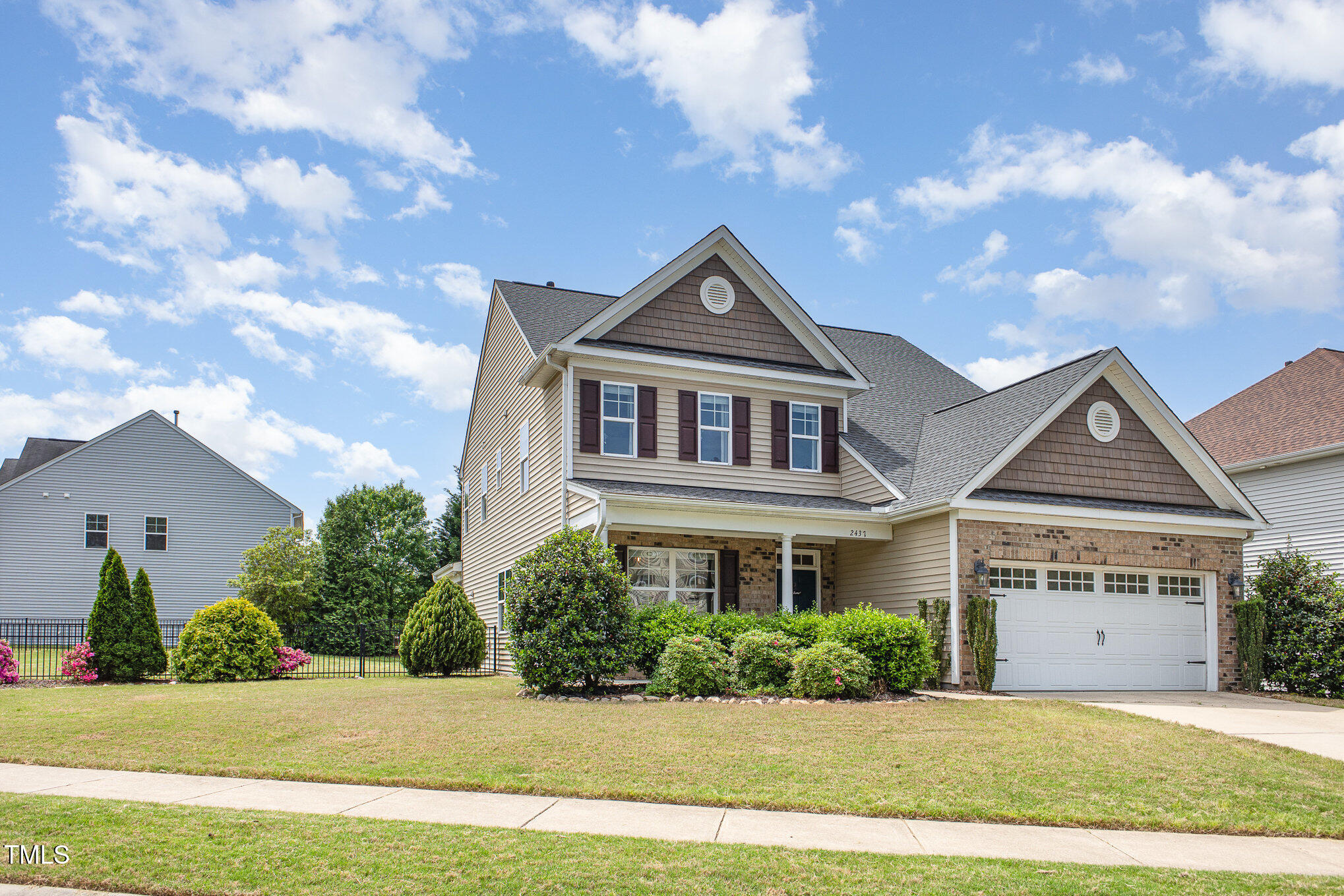 2437 Everstone Road Wake Forest, NC 27587 - Photo 3 of 37 003_bc4a4561-edit_612