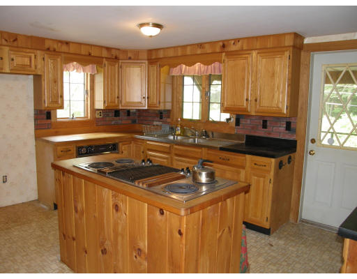 21 Warwick Road Orange, MA 01364 - Photo 5 of 16