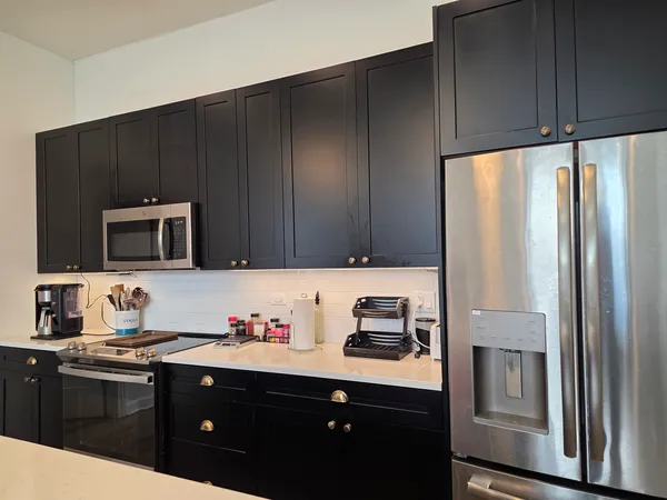 $3,595 | 621 West Belmont Avenue, Unit 405, Chicago, IL 60657