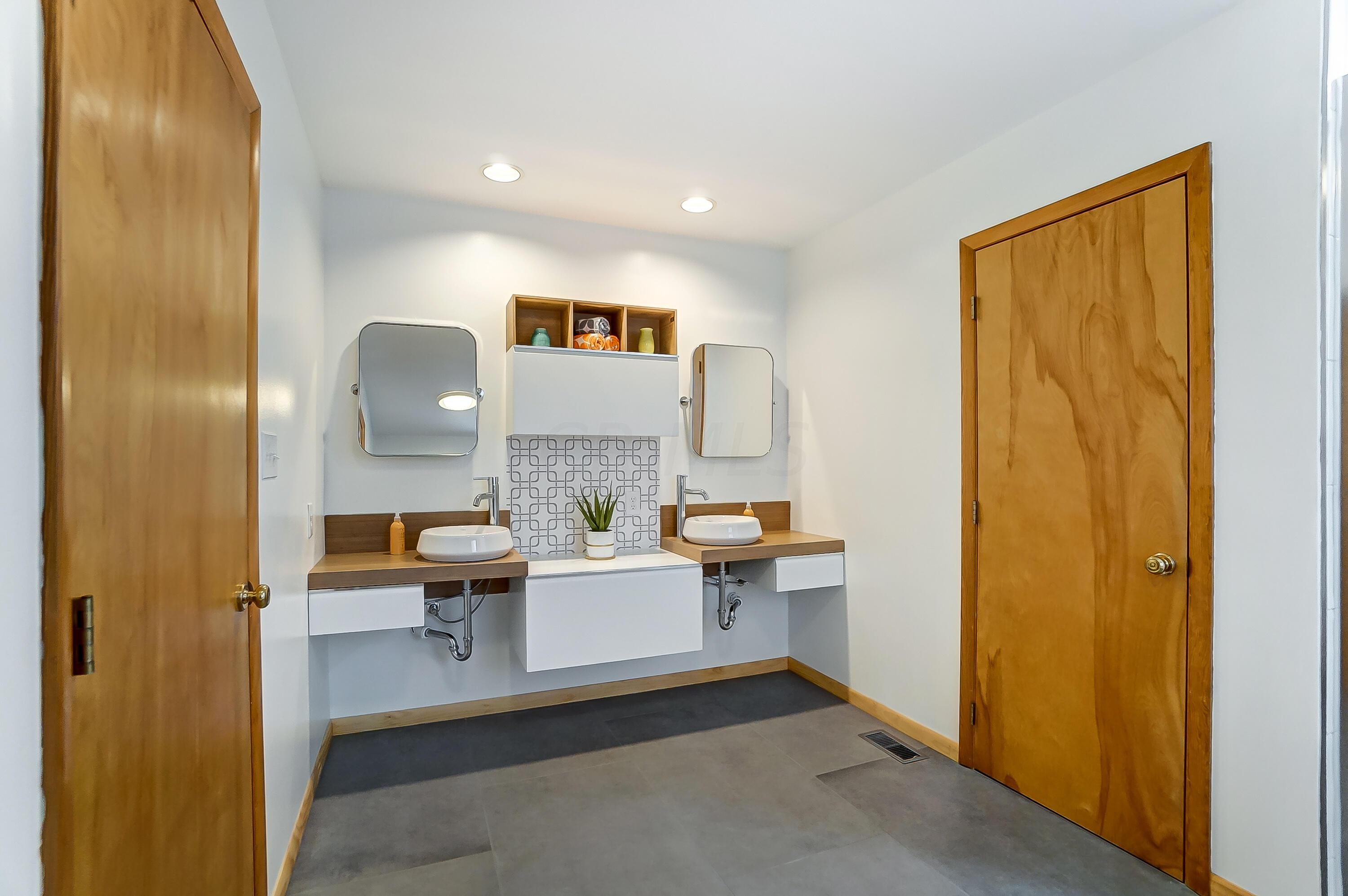5191 Plantation Road Sunbury, OH 43074 - Photo 42 of 86 Deluxe Master Bath