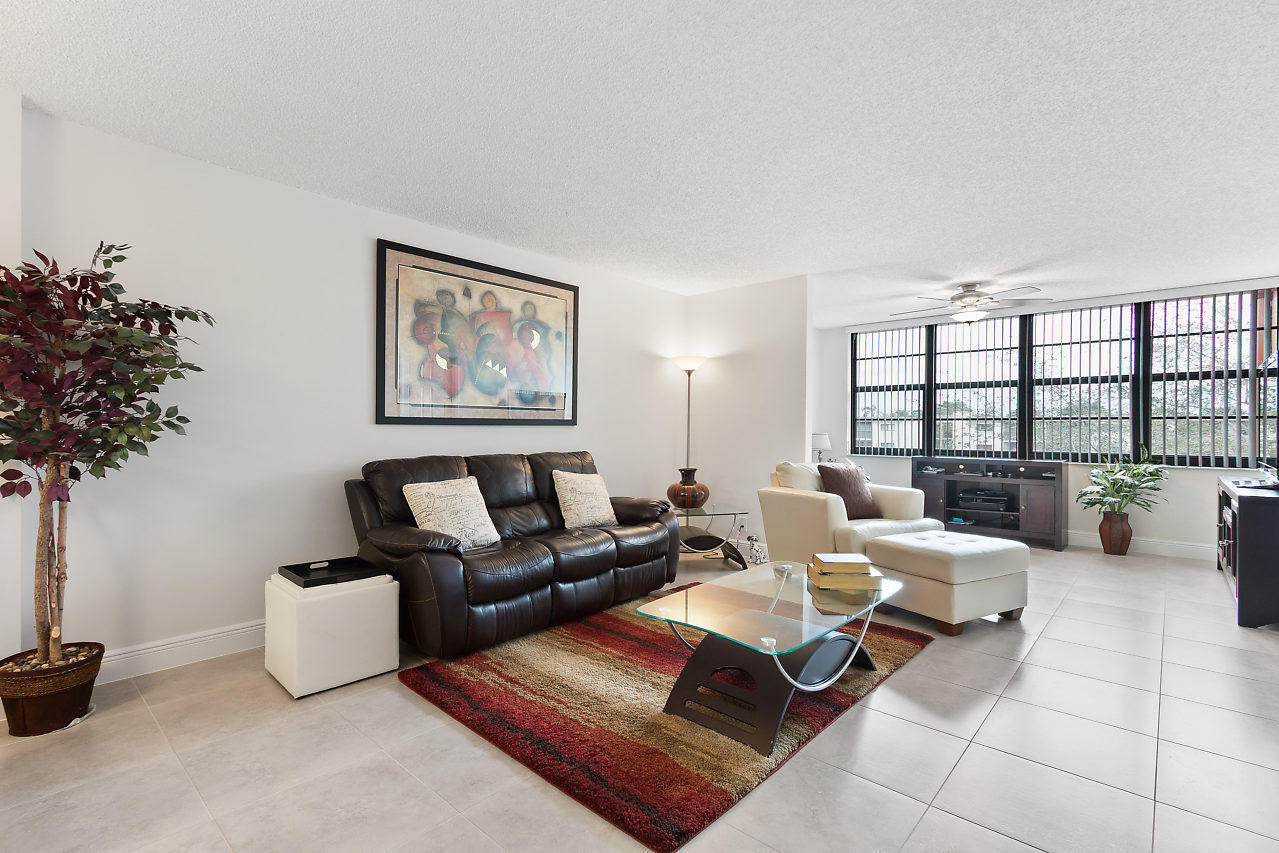 15074 Witney Road, Unit 309 Delray Beach, FL 33484 - Photo 8 of 22 Living Room