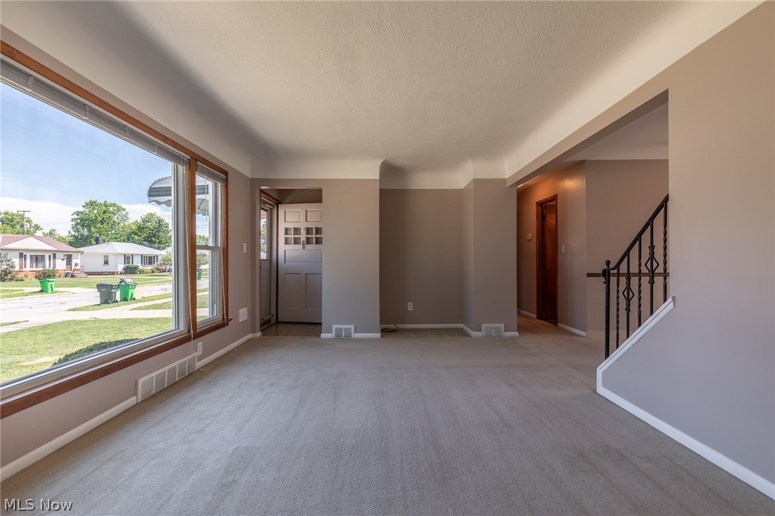 30120 Oakdale Road Willowick, OH 44095 - Photo 6 of 23