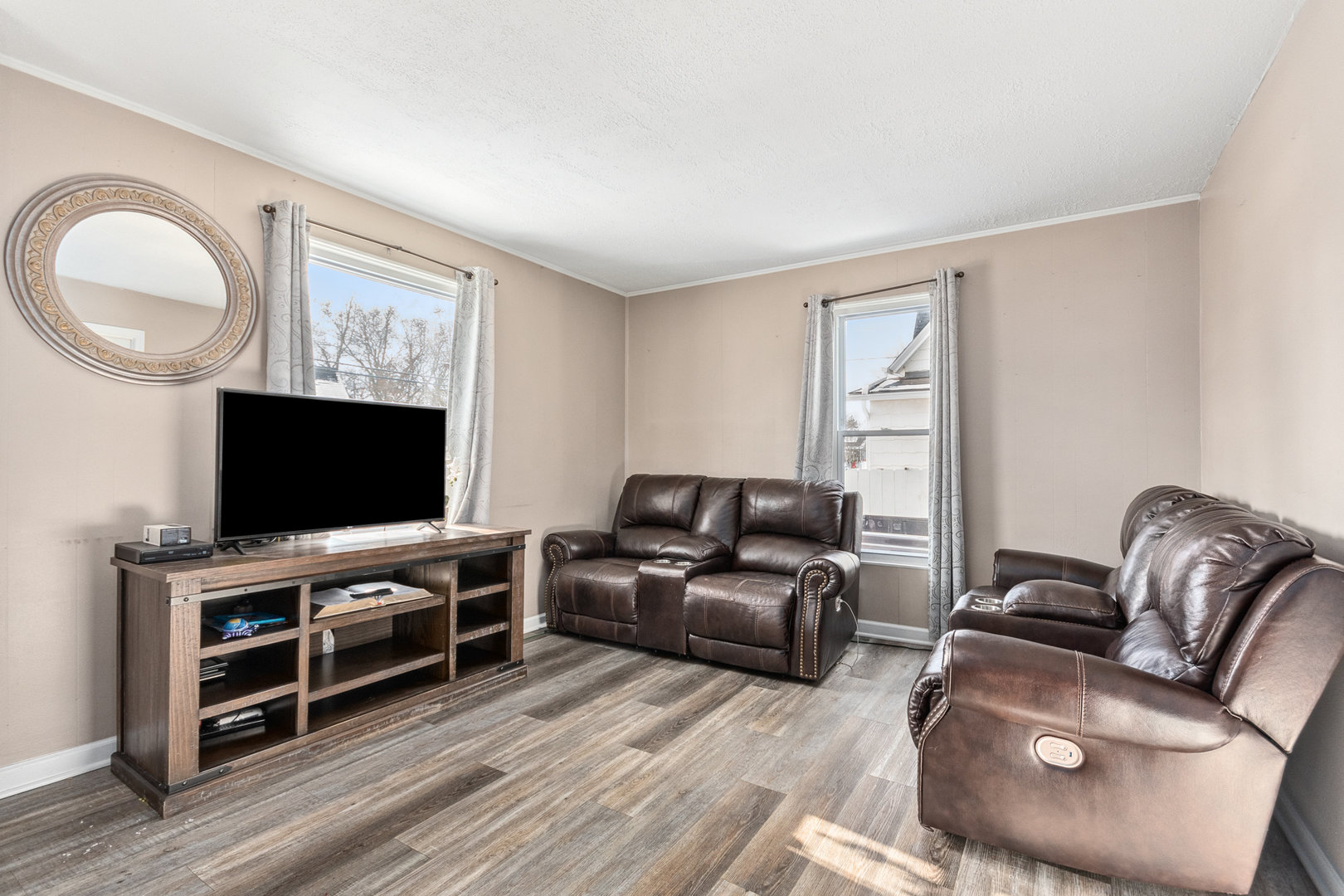 552 Simms Street Aurora, IL 60505 - Photo 6 of 18