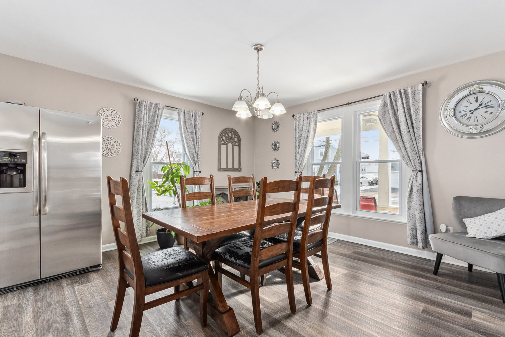 552 Simms Street Aurora, IL 60505 - Photo 8 of 18