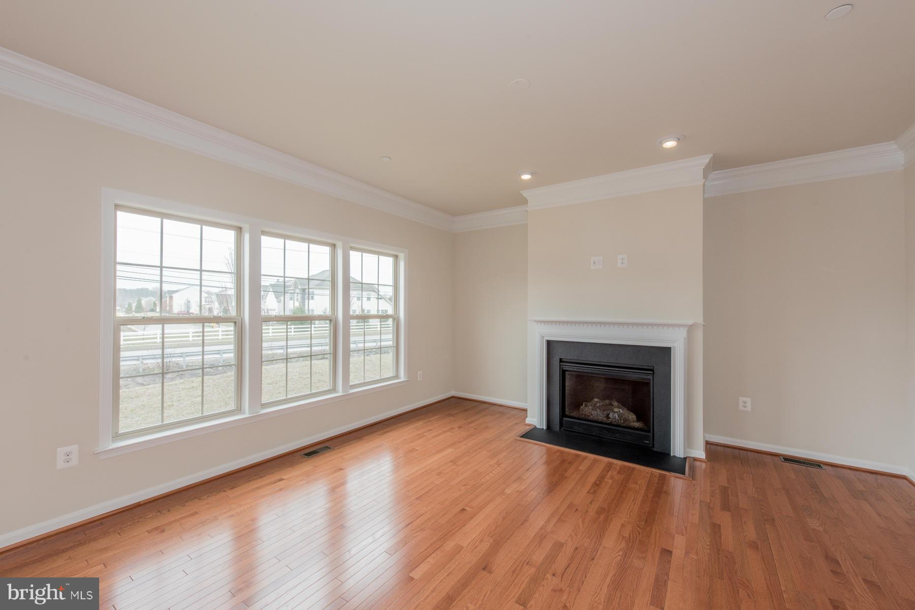 8157 Ridgely Loop Severn, MD 21144 - Photo 11 of 27 Family Room
