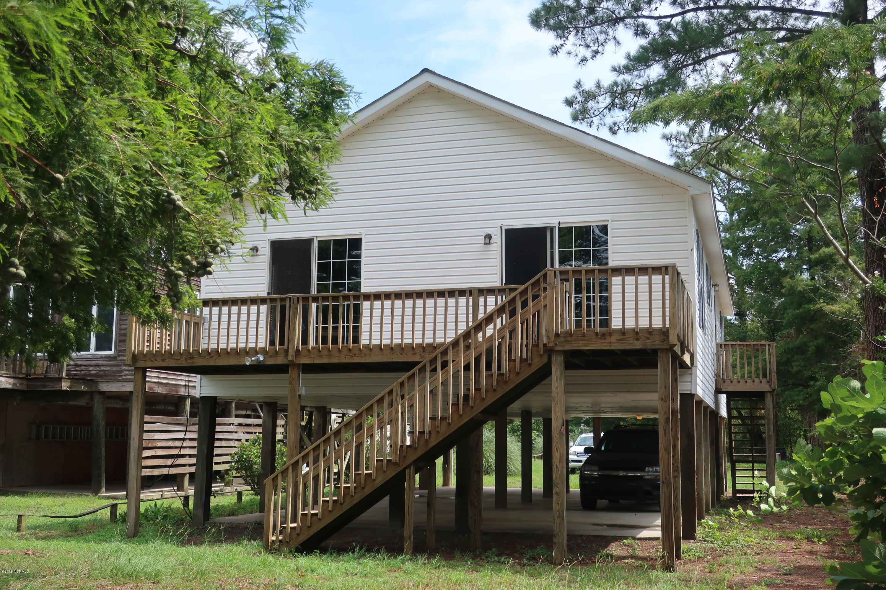 1091 Swan Point Reef Road Washington, NC 27889 - Photo 1 of 11 Main View