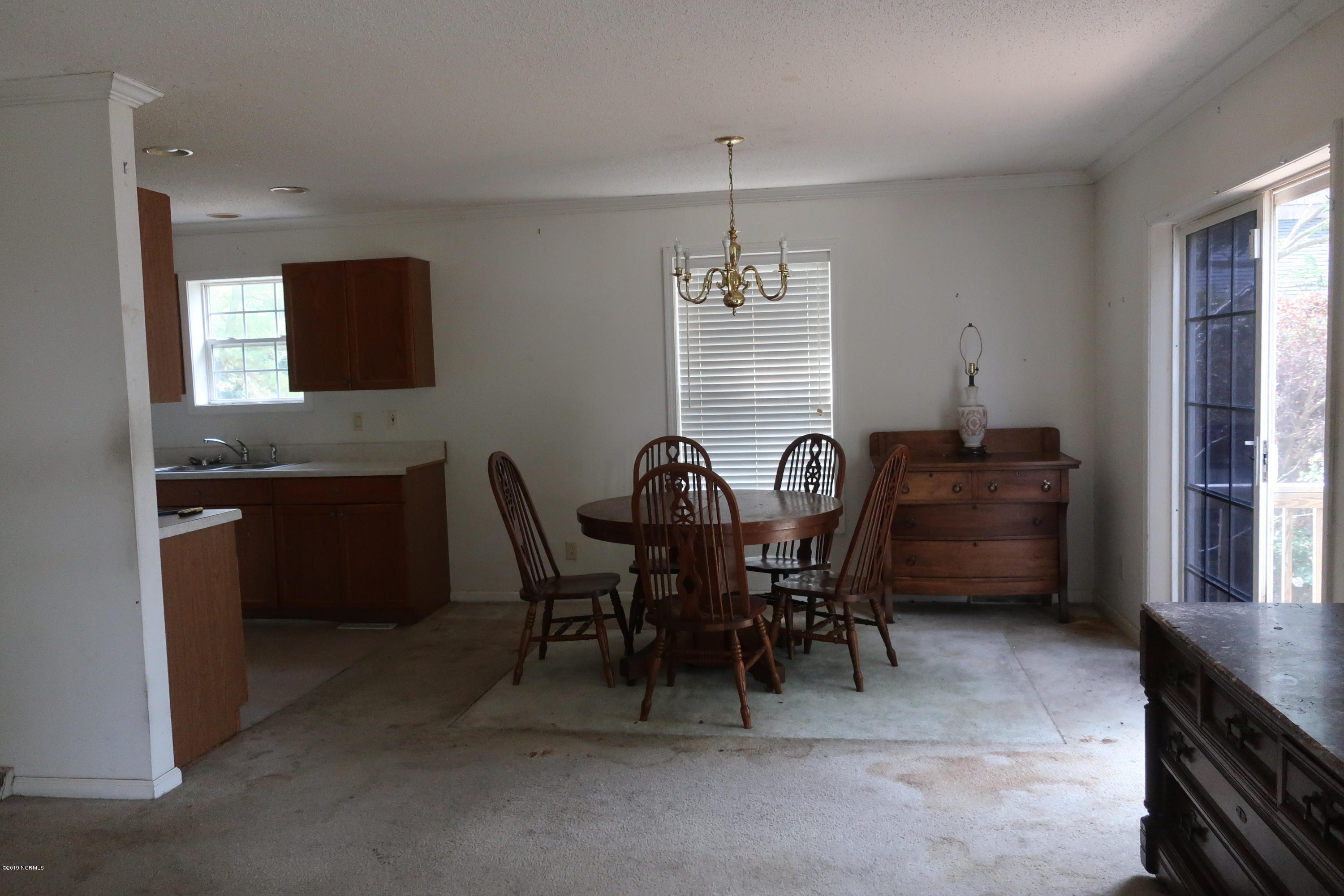 1091 Swan Point Reef Road Washington, NC 27889 - Photo 6 of 11 006 Swan Point dining area 2